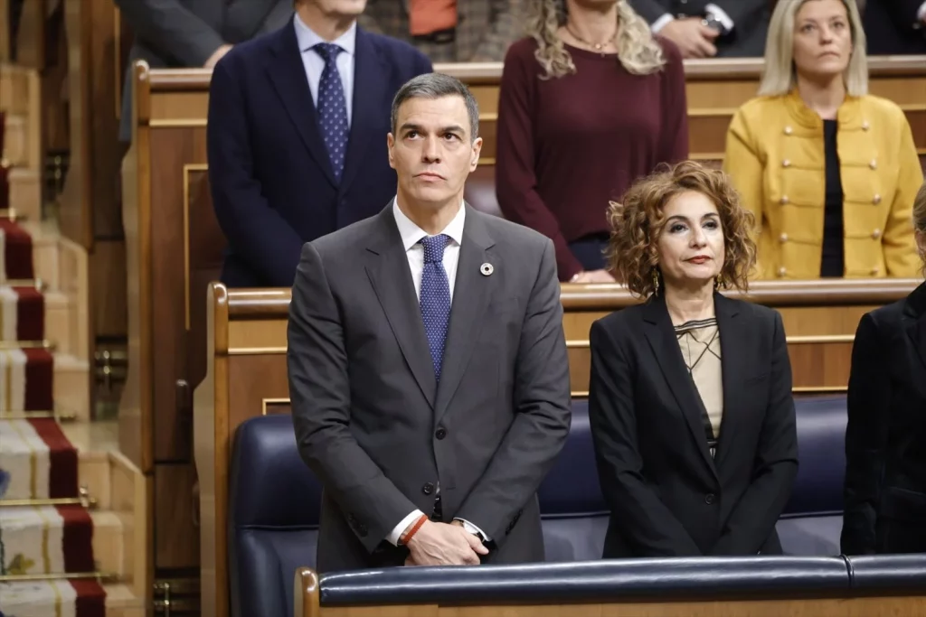 Sánchez finiquita a Espadas y pone a Montero para controlar el PSOE-A 1 Moncloa EuropaPress 6413109 presidente gobierno pedro sanchez vicepresidenta primera ministra hacienda Moncloa