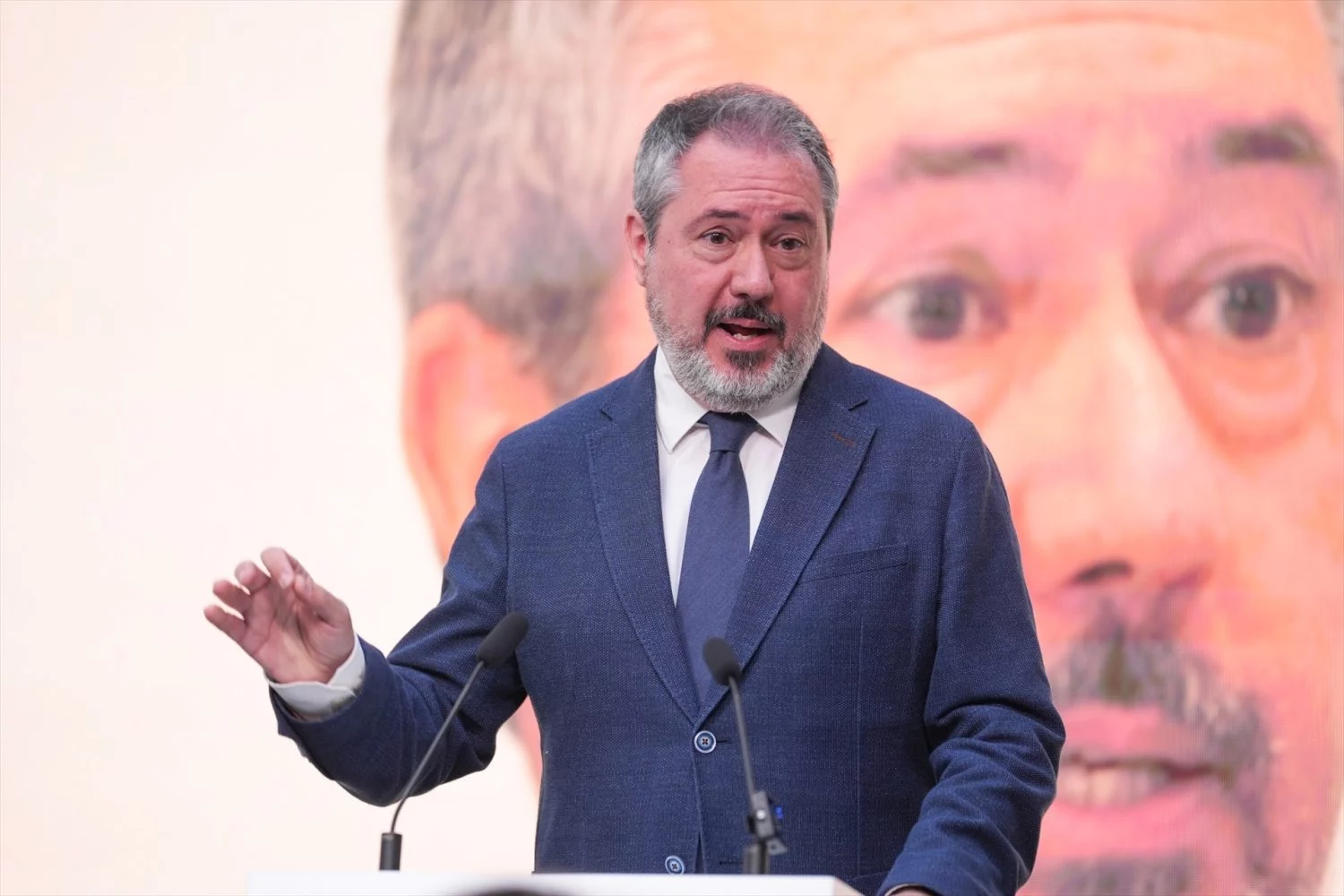El secretario general del PSOE de Andalucía, Juan Espadas durante su intervención en la rueda de prensa del día de hoy. A 7 de enero de 2025 en Sevilla, Andalucía (España).