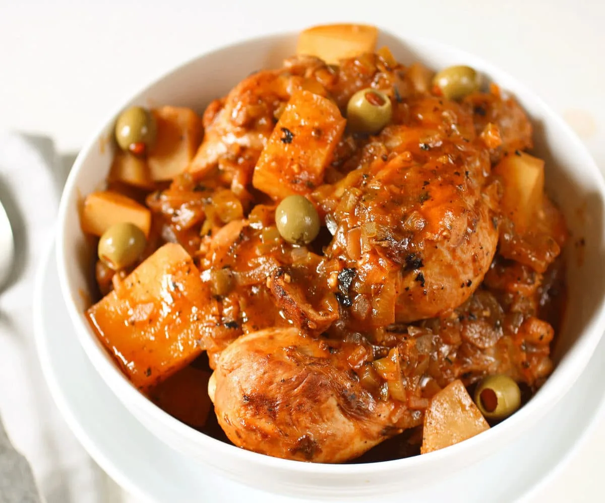 Increíble este fricasé de pollo, la receta que hasta tu abuela envidiará 1 Moncloa EL ORIGEN DEL FRICASÉ: UN CLÁSICO CON HISTORIA