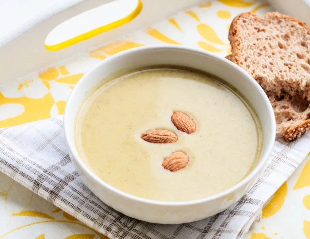 Aprende a hacer sopa de almendra, una de las recetas tradicionales para enero 3 Moncloa IMG 8756 Moncloa