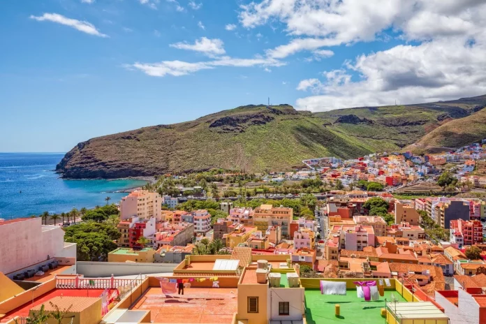 Con vistas que hipnotizan este pueblo de España es pura magia invernal