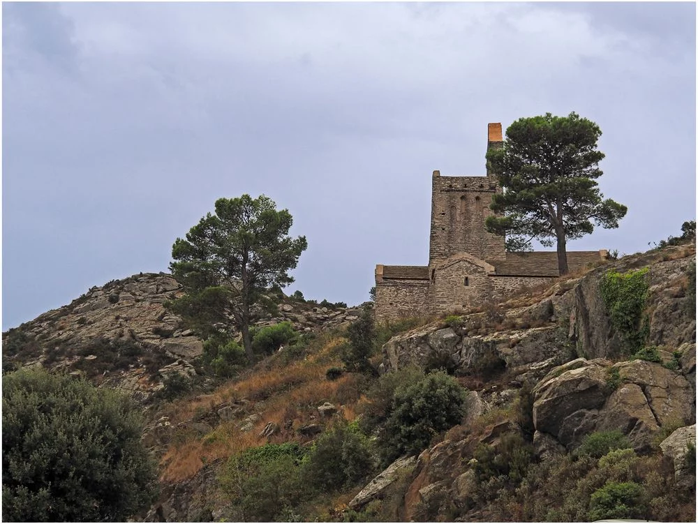 El pueblo medieval con vistas al mar que el tiempo dejó atrás, pero sigue siendo un atractivo turístico 4 Moncloa UN DESTINO TURÍSTICO EN CONSTANTE EVOLUCIÓN