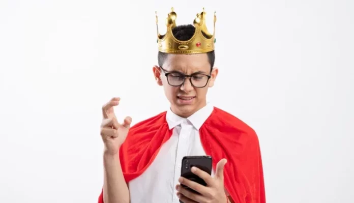 Así vacían tus cuentas con una ciberestafa que involucra a la Corona