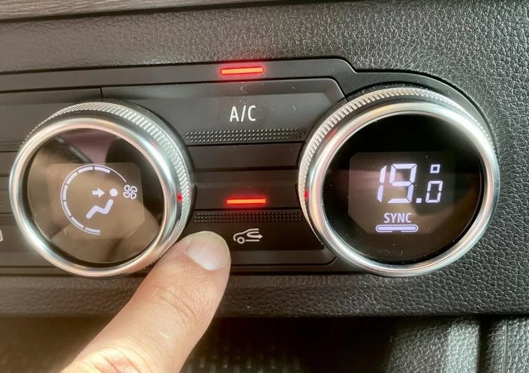 Por qué vender un coche sin ITV podría arruinarte la vida legalmente 1 Moncloa RESPONSABILIDADES DEL VENDEDOR