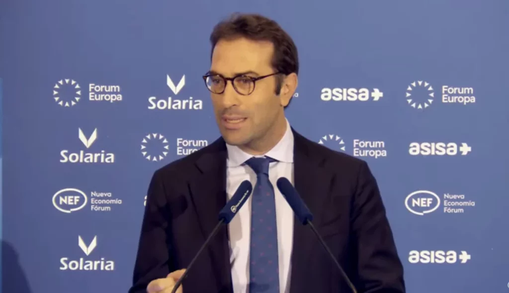 Carlos Cuerpo (Economía) sobre Telefónica: «Es una apuesta decidida para liderar las telecomunicaciones» 1 Moncloa Carlos Cuerpo, ministro de Economía, en el Foro Nueva Economía