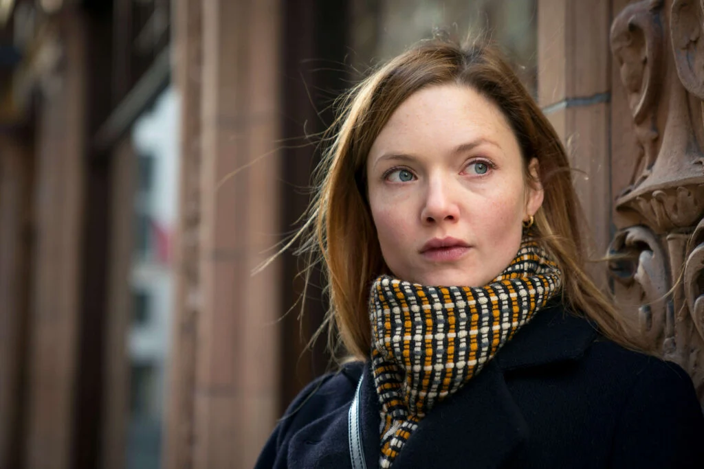Holliday Grainger: la actriz que le da vida a la compañera de investigación de Strike