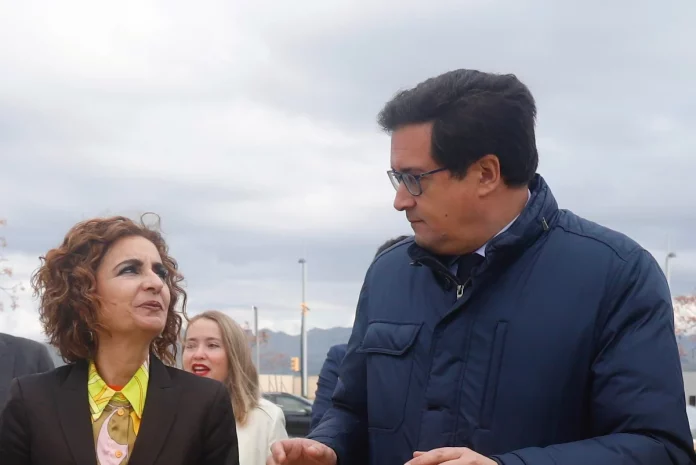 Óscar López no convence a los funcionarios para resolver la crisis en Muface