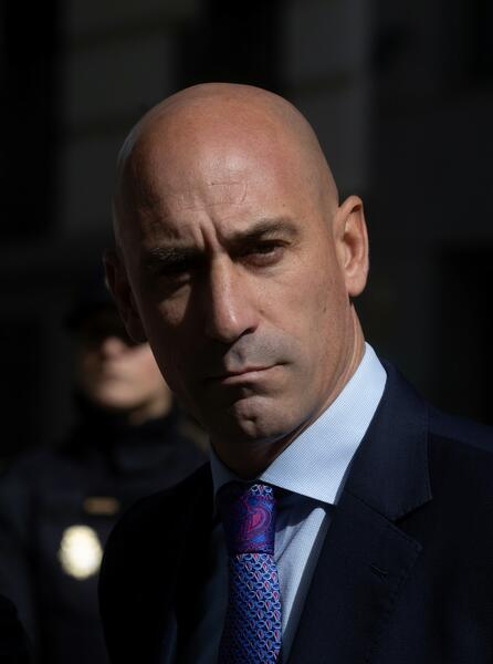 El juez condena a Rubiales a 18 meses de multa por agresión sexual a Jennifer Hermoso
