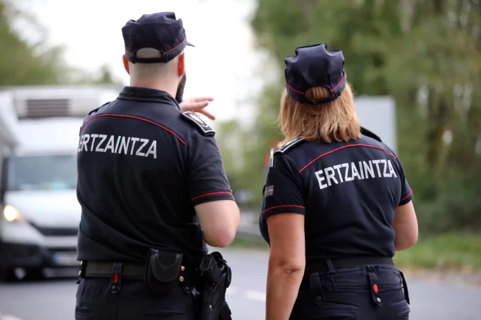 La Ertzaintza, sin acción ante los escraches por el rectorado de la UPV | Fuente: Agencias
