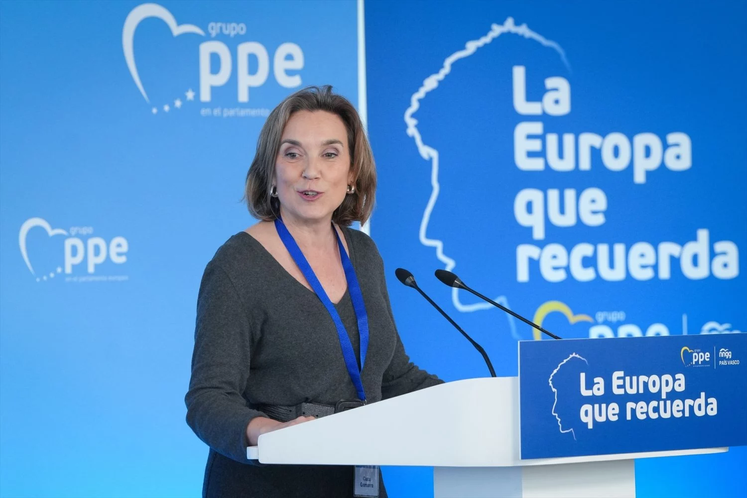 La secretaria general del PP, Cuca Gamarra, interviene durante la clausura de la tercera escuela Gregorio Ordóñez, en Tabakalera, a 1 de febrero de 2025, en San Sebastián, Guipúzcoa, País Vasco (Fuente: Agencias)