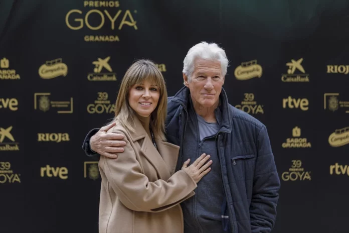 El actor Richard Gere durante la rueda de prensa en el Palacio de Carlos V de la Alhambra, a 7 de febrero de 2025 en Granada (Andalucía, España).