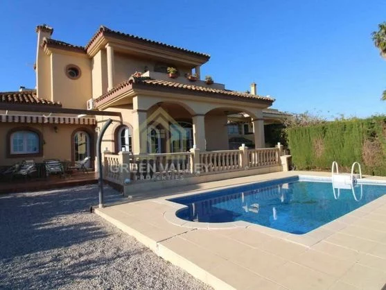 Carmen Pano, casera de Ábalos: «La compra de esa casa era como pago de una licencia de hidrocarburos» 2 Moncloa Chalet de La Alcaidesa. FOTO Green Valley Properties