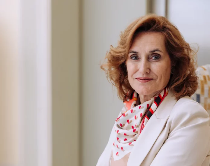 Laura González-Molero, presidenta de DKV, en plena negociación de Muface