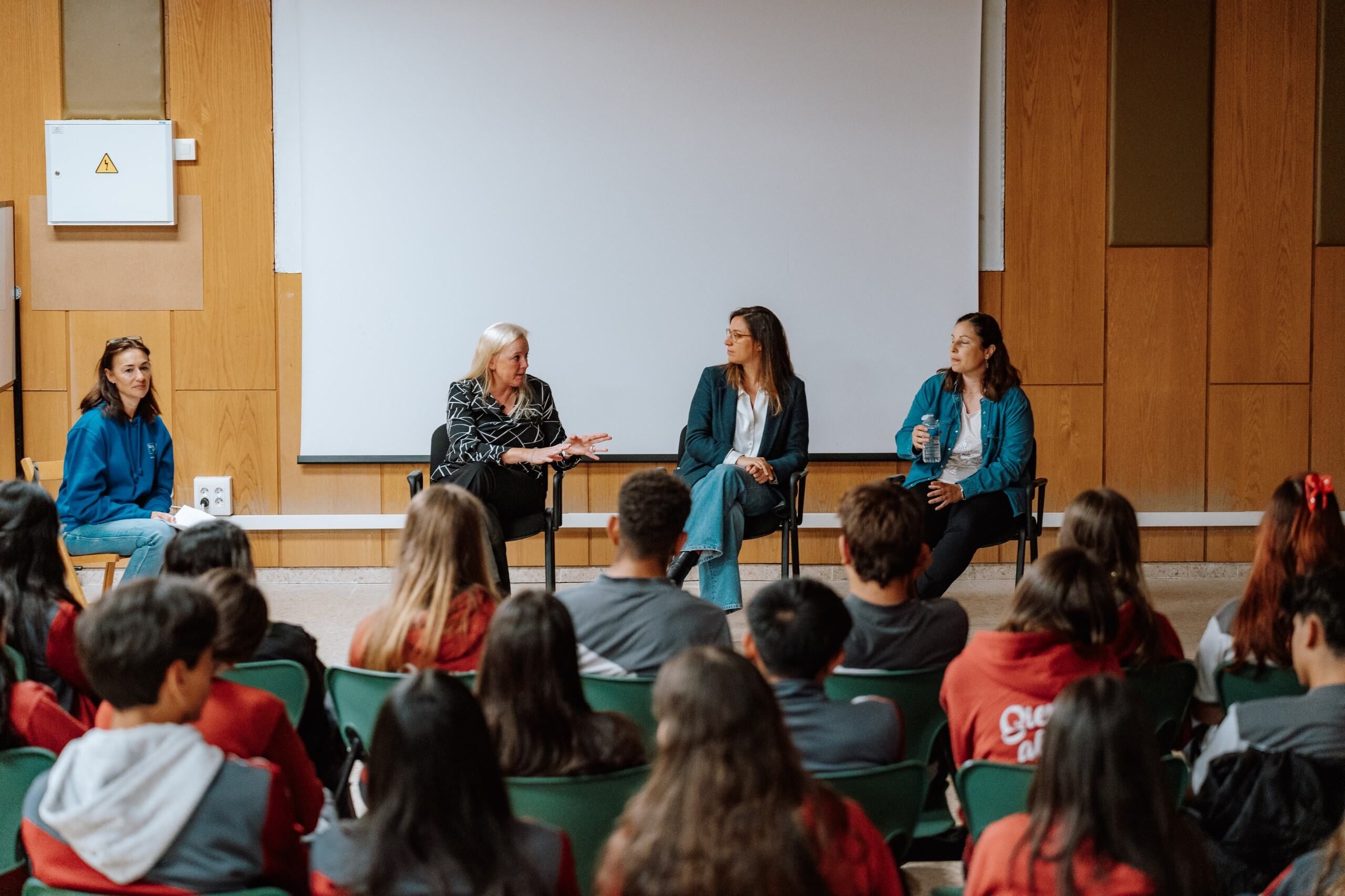 United Way Da de la Mujer y la Nia en la Ciencia I Moncloa