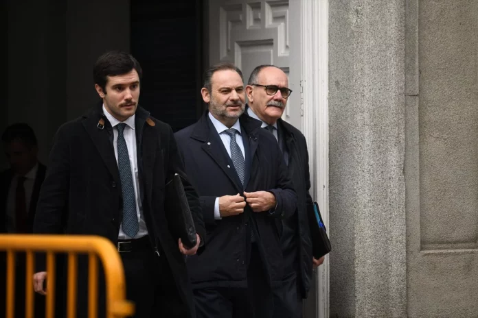 El ex ministro Ábalos saliendo de declarar en el Supremo. AGENCIAS