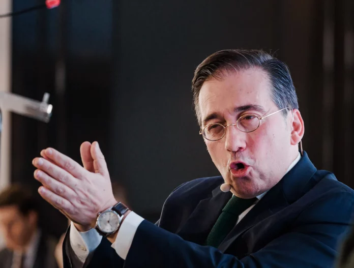 José Manuel Albares, ministro de Exteriores, siembra el terror en el cuerpo diplomático