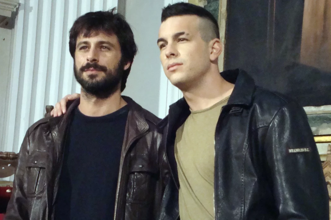 Mario Casas y Hugo Silva: los atracadores que quedarán en el medio de un aquelarre de siniestras brujas