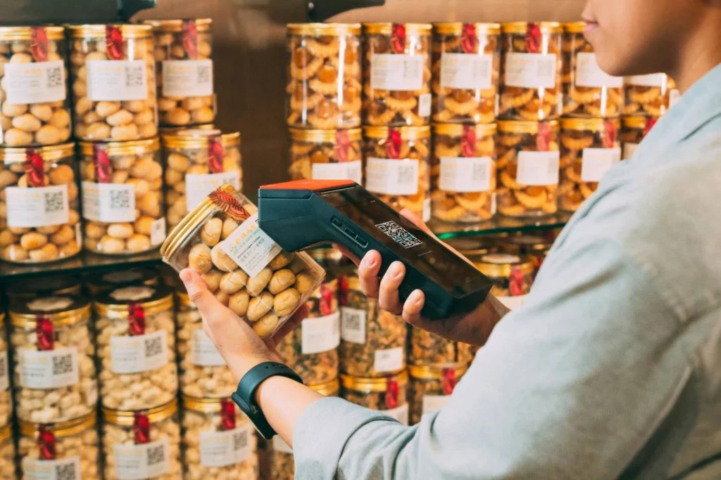 El truco de Mercadona con el que una influencer ahorró más de la mitad en su compra 1 Moncloa El secreto de la letra R en los productos de Mercadona