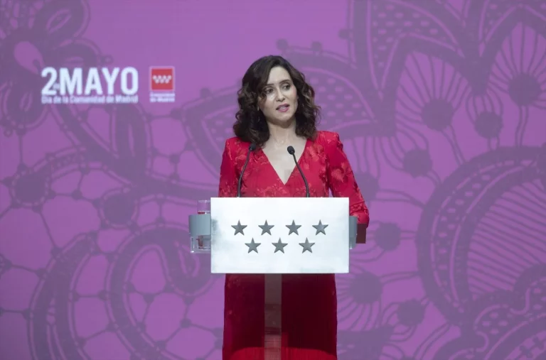 La resistencia de Ayuso en la guerra declarada por Pedro Sánchez: 539 días con bajas sonadas