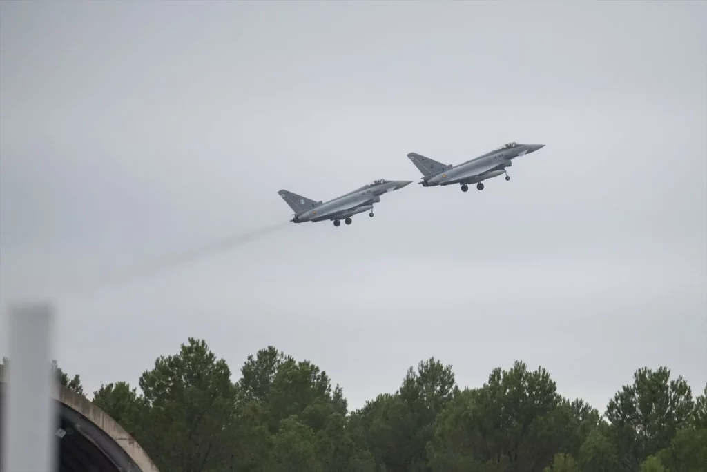 Defensa inicia el rearme con aviones obsoletos y bombas vetadas por USA 3 Moncloa EuropaPress 6371918 despegue seis eurofighter ala 14 acto despedida seis eurofighter ala 14 Moncloa