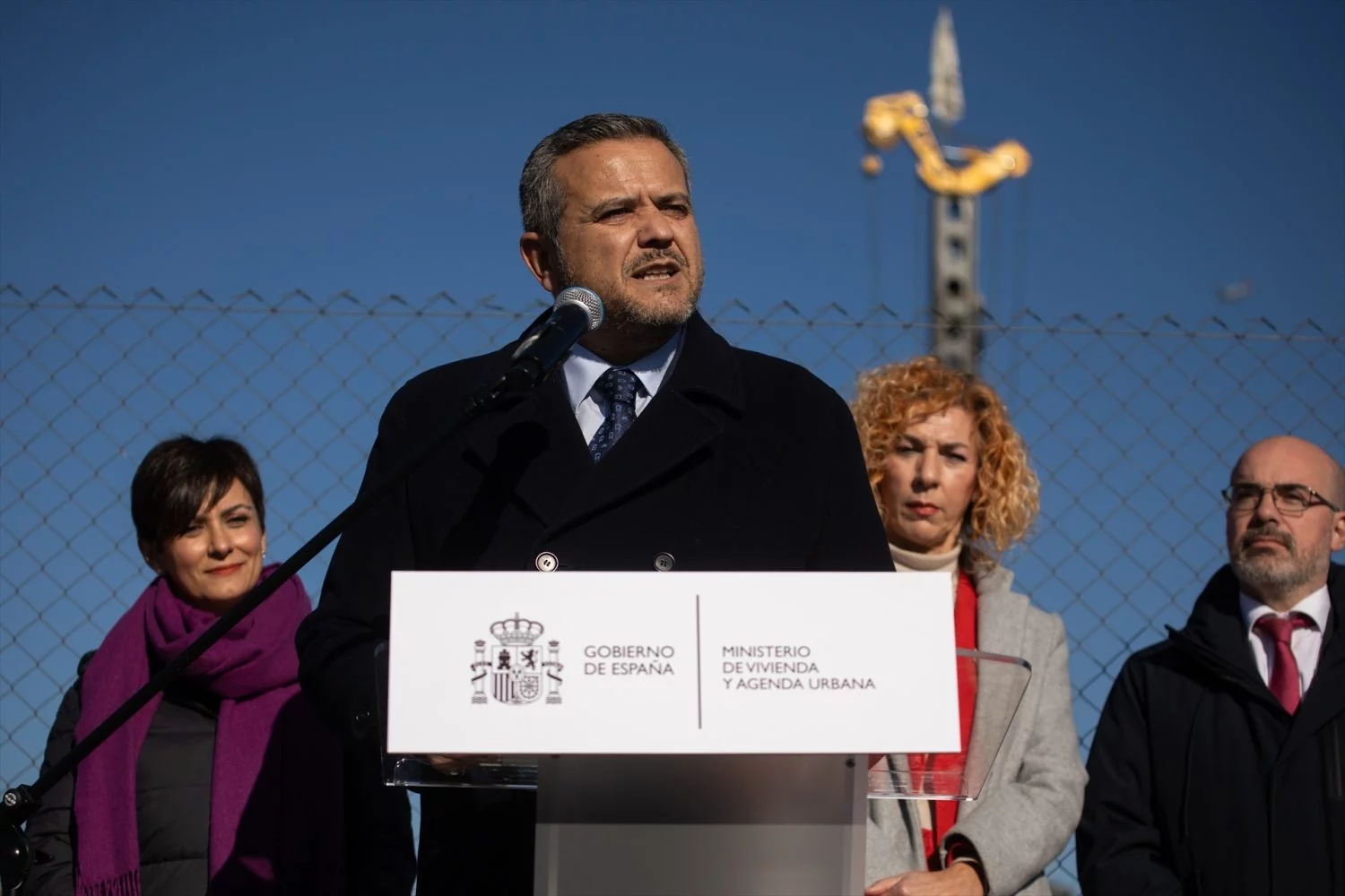 El consejero de Vivienda, Transportes e Infraestructuras, Jorge Rodrigo, interviene durante su visita a las obras de construcción de vivienda, a 15 de enero de 2025, en Velilla de San Antonio, Madrid (Fuente: Agencias)