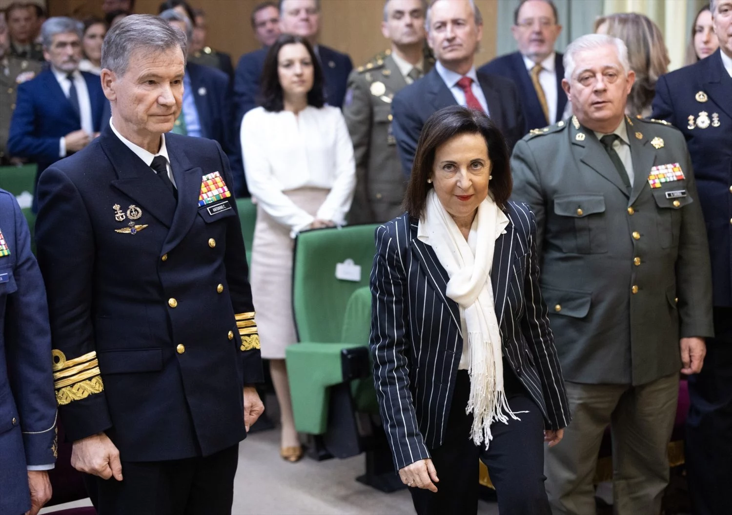 La ministra de Defensa, Margarita Robles, llega al acto de toma posesión de la nueva auditora presidenta del Tribunal Militar Central, ante el Pleno del Consejo General del Poder Judicial (CGPJ), a 21 de marzo de 2025, en Madrid (Fuente: Agencias)