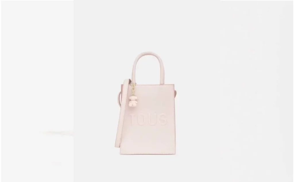 Chanel versión low-cost en El Corte Inglés: el secreto mejor guardado para esta primavera 3 Moncloa El bolso de El Corte Inglés que deslumbra a todos por su precio