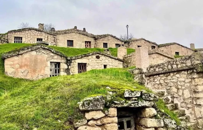 Iba a desaparecer y hoy es un paraíso hobbit en España
