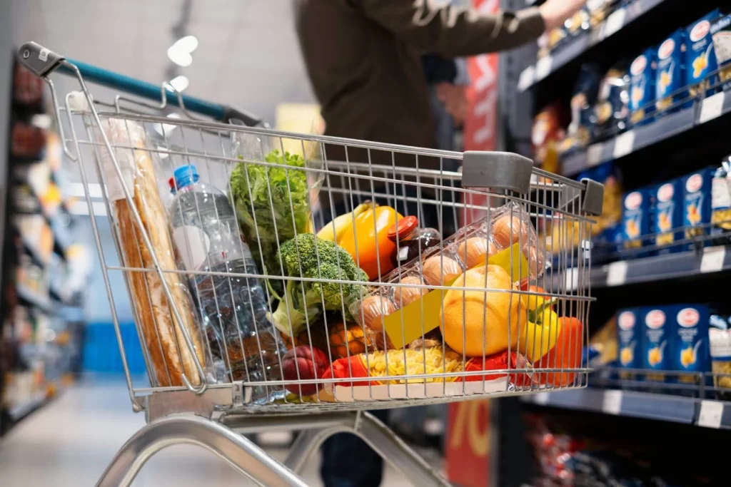 Va a Mercadona y se topa con un detalle inesperado que le impide llenar el carro 3 Moncloa Cuál es la tienda que rompe con la supremacía de Mercadona