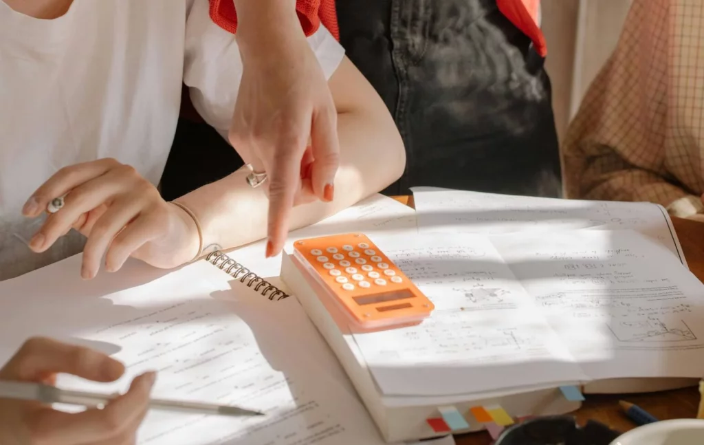 Un profesor la lía en su examen con La Isla de las Tentaciones y las redes estallan 2 Moncloa Los detalles de la prueba de La Isla de las Tentaciones