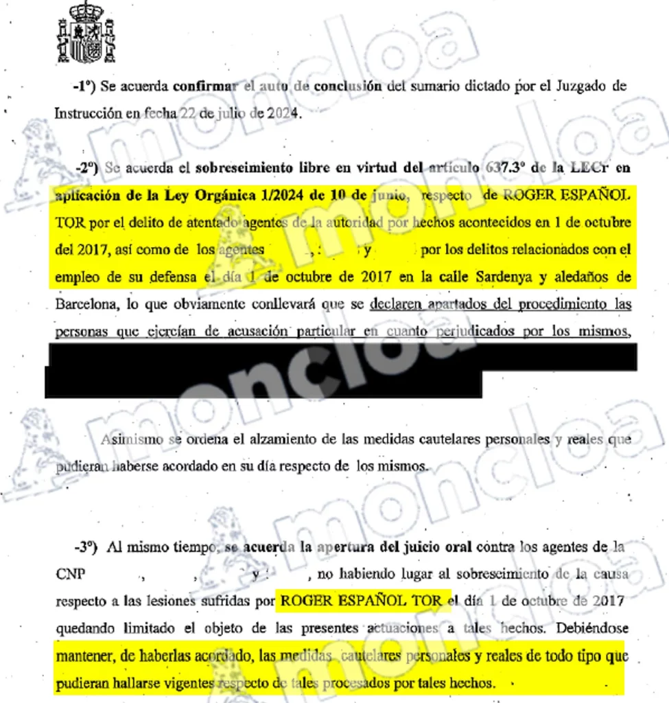 Frustración entre la Policía Nacional por el 'no' a la amnistía a 4 agentes 1 Moncloa El auto exonera a Roger Español y abre el juicio a cuatro agentes | Fuente: Agencias