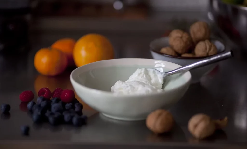 El truco definitivo para hacer yogur griego sin colar y con textura perfecta 6 Moncloa CONCLUSIÓN: EL YOGUR GRIEGO PERFECTO, AHORA MÁS FÁCIL QUE NUNCA