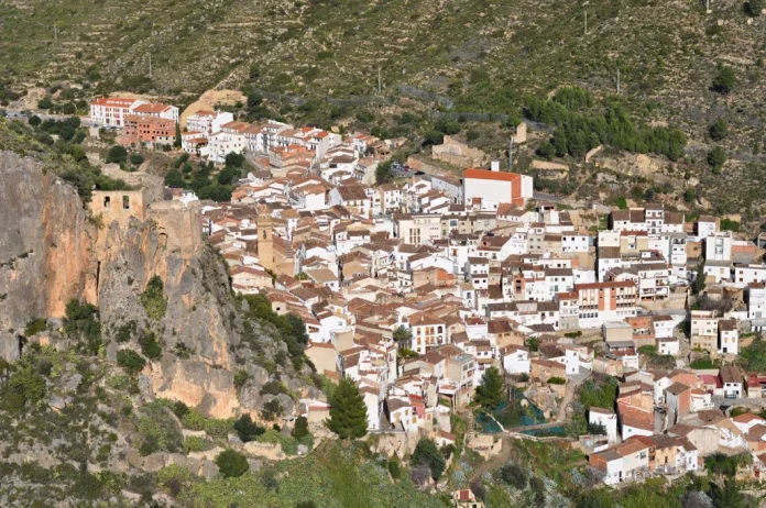 Puentes que se mueven y vistas que quitan el aliento: así es esta locura valenciana