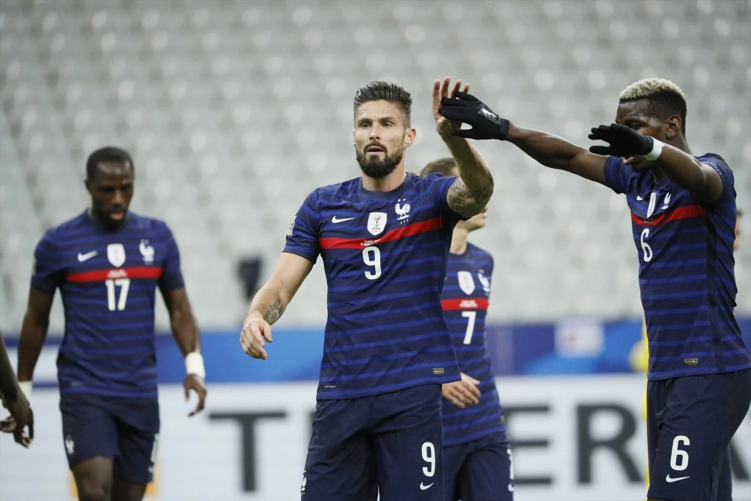 Olivier Giroud luciendo el gallo de Francia en su camiseta. EUROPA PRESS