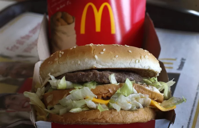 Pide 100 hamburguesas en un McDonald's de Barcelona y el resultado fue épico.Fuente Freepik