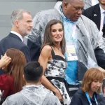 Por qué la reina Letizia no firmó las condolencias por la muerte del papa y el rey si