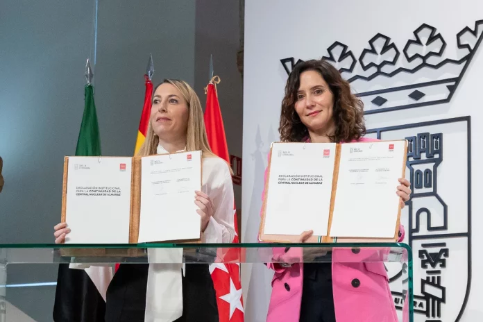 María Guardiola e Isabel Díaz Ayuso, presidentas de Extremadura y Madrid, respectivamente, realizaron una encendida defensa de la energía nuclear y evitar el cierre de la central de Almaraz | Fuente: Agencias