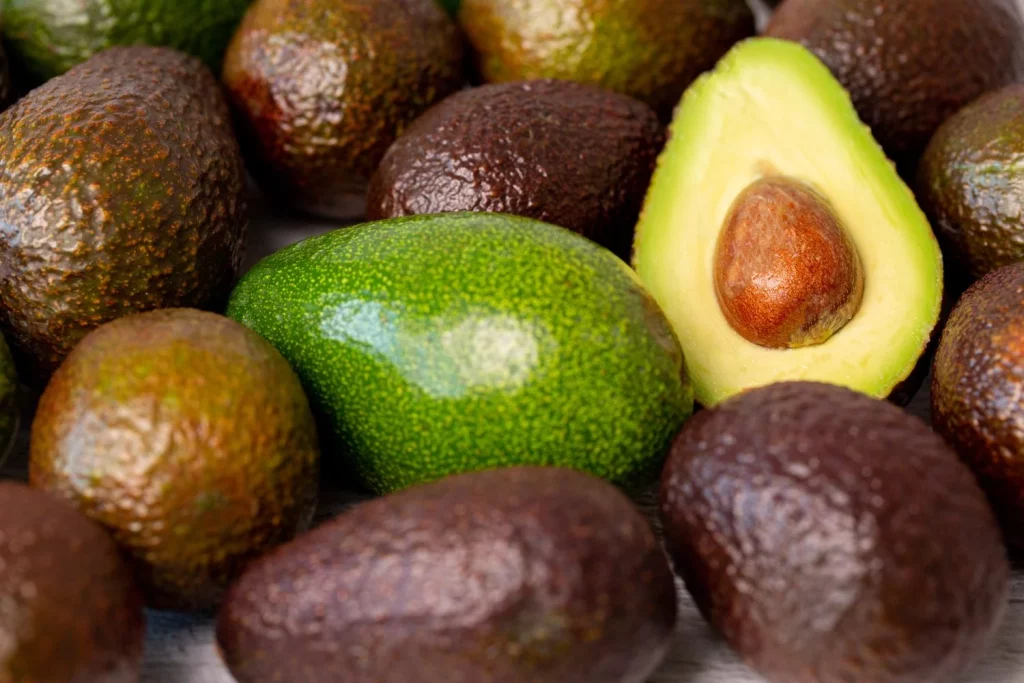 cutted avocado fruit other one Moncloa