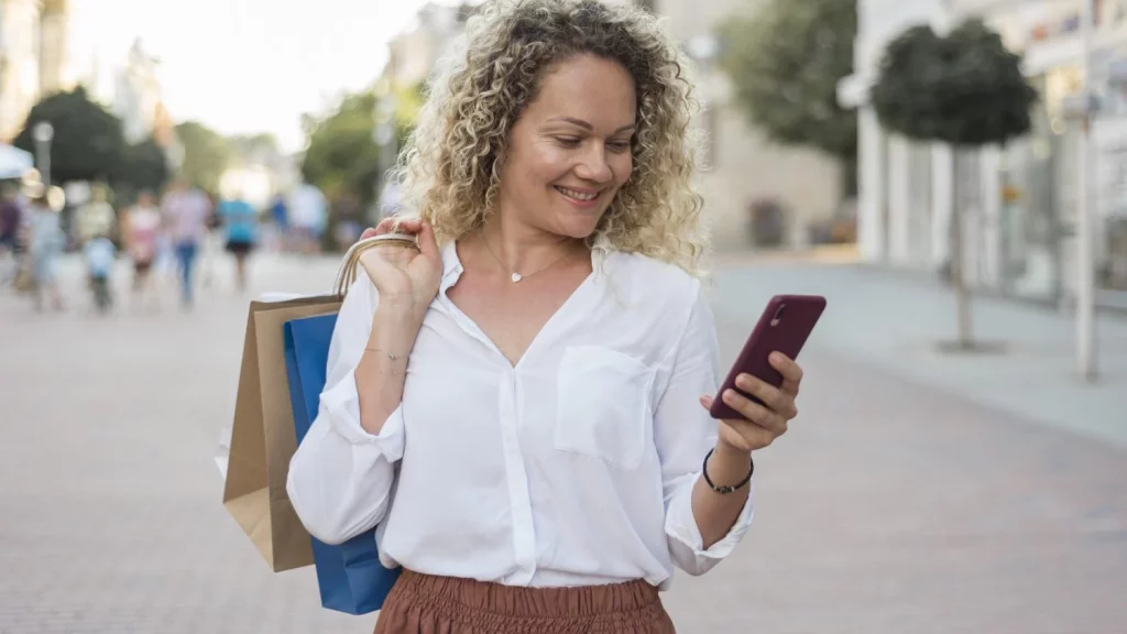 La OCU alerta: este clic 'inocente' al comprar online es una invitación abierta a que te vacíen la cuenta 4 Moncloa LA FALSA SENSACIÓN DE SEGURIDAD QUE LA OCU DESMONTA