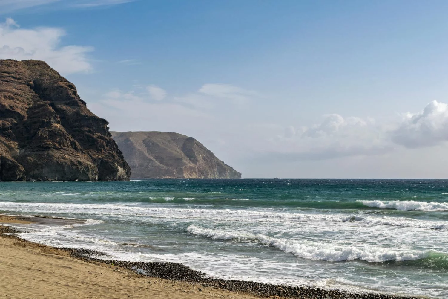 La playa radiactiva de Almería donde se rodó Indiana Jones y que aún esconde un inquietante secreto nuclear