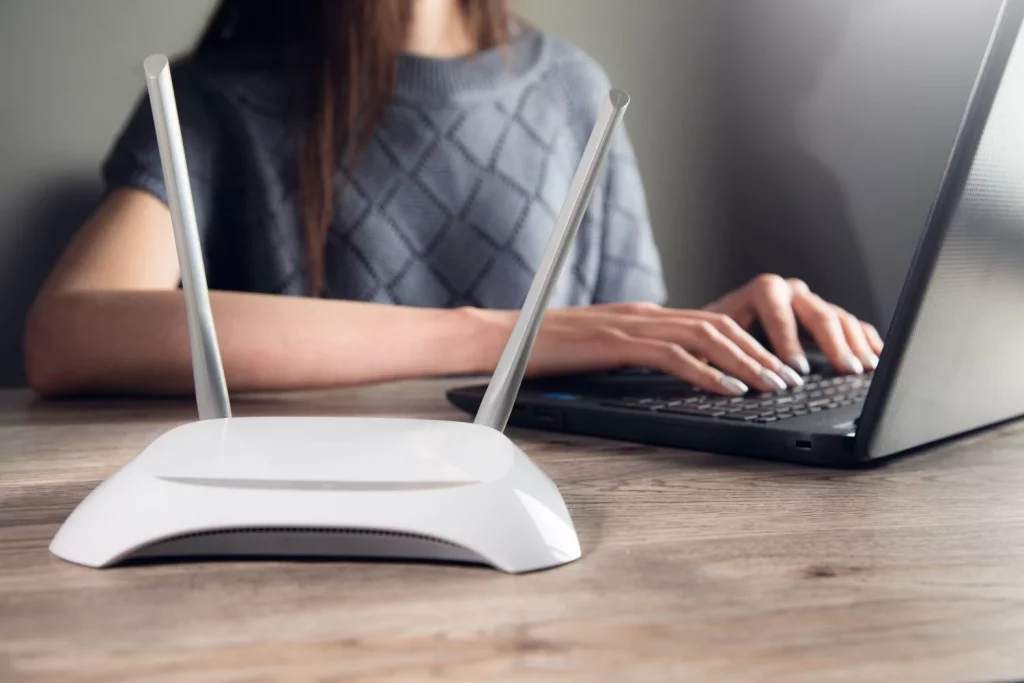 LA SATURACIÓN DE CANALES WIFI: EL ENEMIGO INVISIBLE DE TU CONEXIÓN