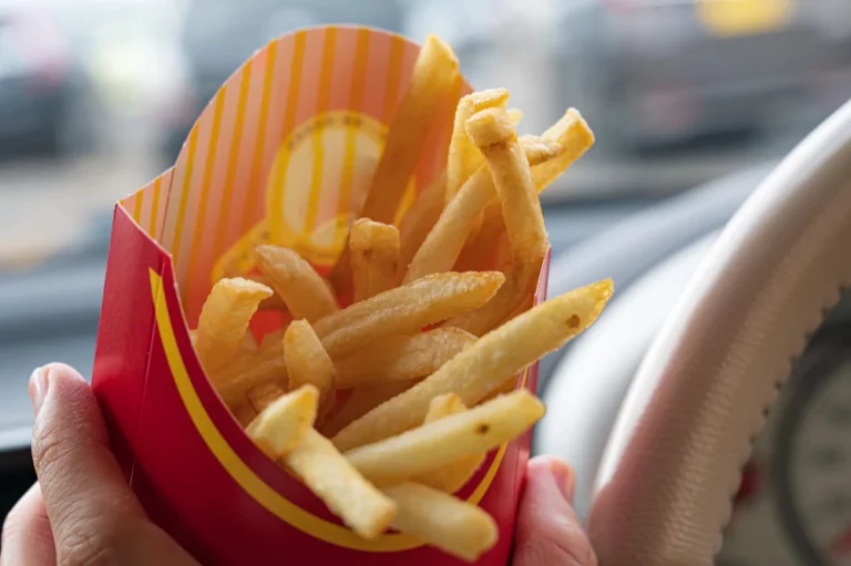¿Azúcar? ¿Grasa especial? Desmontamos el mito: la auténtica razón del sabor de las patatas McDonald’s