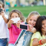 3 claves para elegir el mejor momento de regalar el primer móvil a tus hijos según Bill Gates