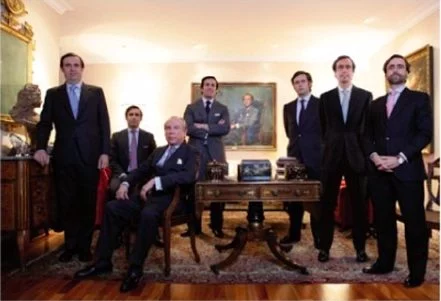Ruiz-Mateos rodeado de sus 6 hijos. EUROPA PRESS