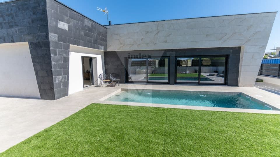 Las casas energéticamente autosuficientes se ven obligadas a engancharse a Red Eléctrica, según Grupo Index 1 Moncloa Moncloa