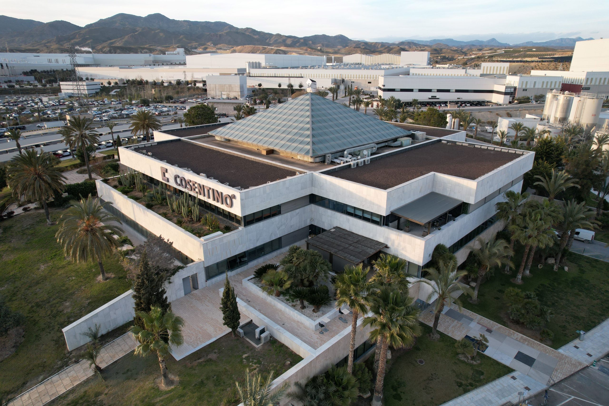 JAGGAER acelera la transformación digital de Cosentino con nuevas funciones en el área de Compras 1 Moncloa Edificio Cosentino scaled Moncloa