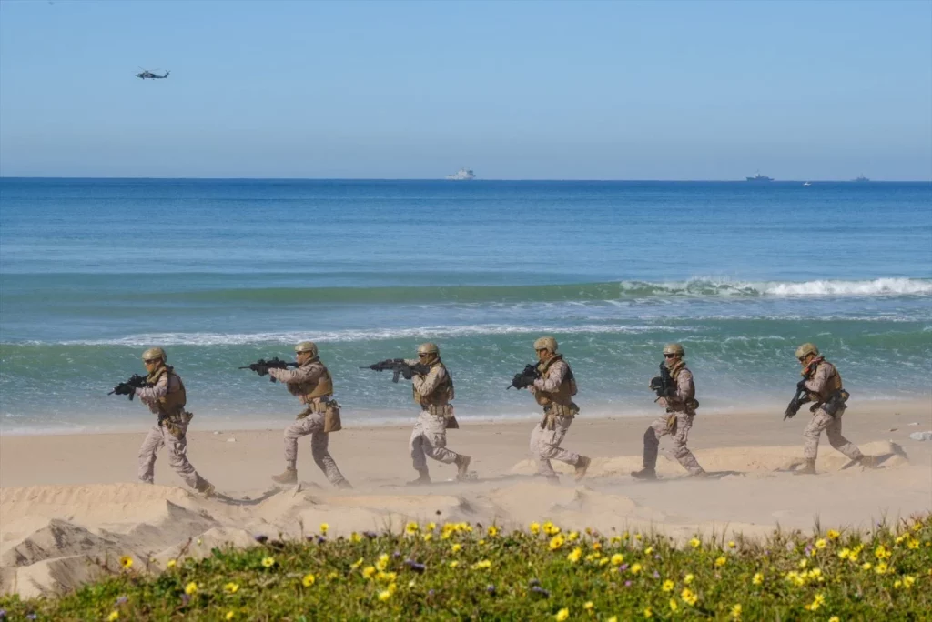 Defensa y Pedro Sánchez olvidan a los militares en el Plan de Rearme 1 Moncloa EuropaPress 6609024 imagen desarrollo exhibicion militar organizada armada espanola otan playa Moncloa