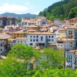 El pueblo español que produce electricidad con olas: energía renovable sin molinos y pionero mundial en planta undimotriz