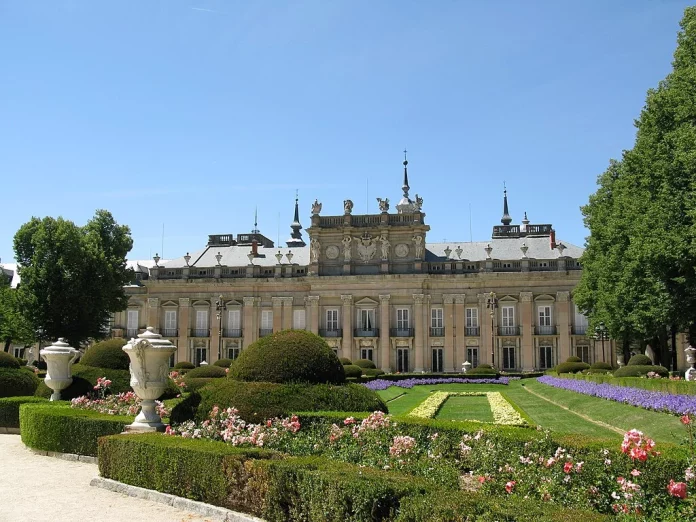 Conoce el 'mini Versalles' secreto a las afueras de Madrid: Un palacio con jardines que te harán sentirte de la realeza