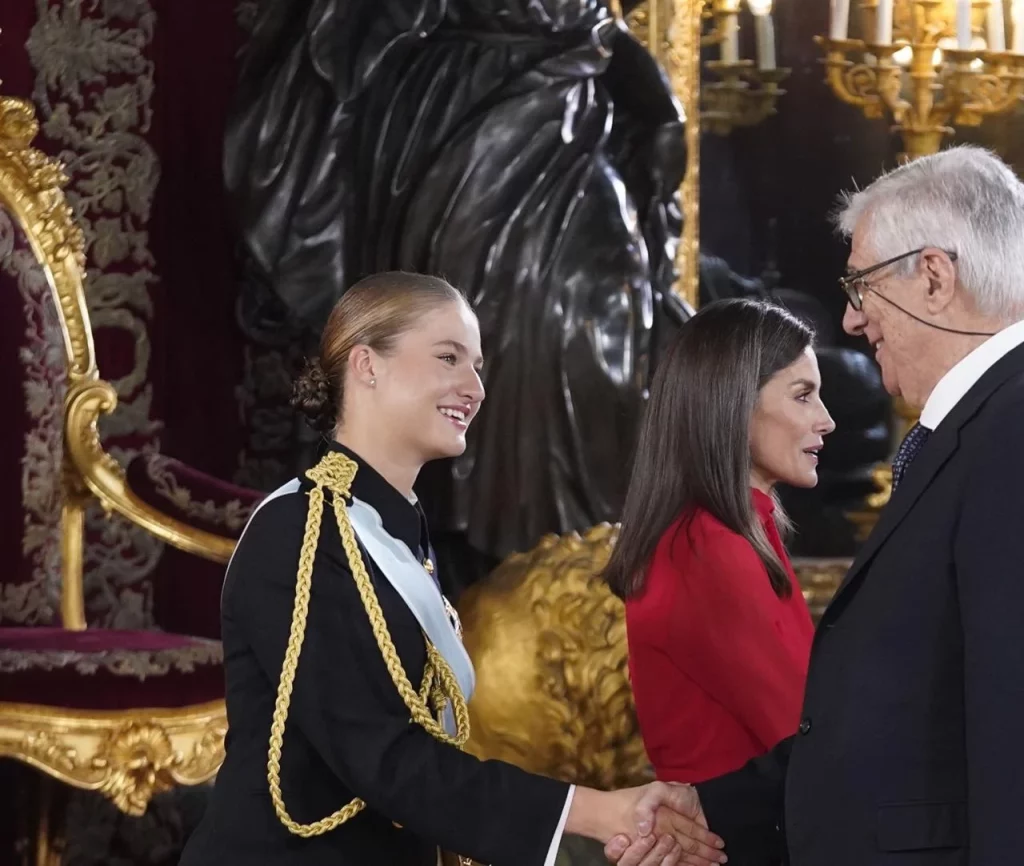 La escapada privada de la reina Letizia y su hija Leonor al Casco Antiguo de Panamá 3 Moncloa La princesa Leonor despierta expectación en América